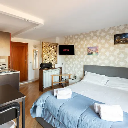 Semesterbostad Labanca's Rooftop Attic *